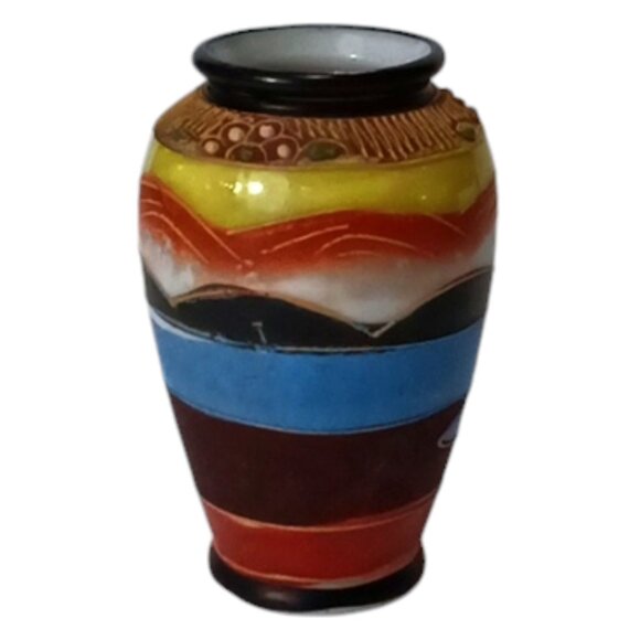 Vintage Small Geisha Moriage Porcelain Vase Made In Japan Mid-Century 1950 / 60s - Picture 2 of 5